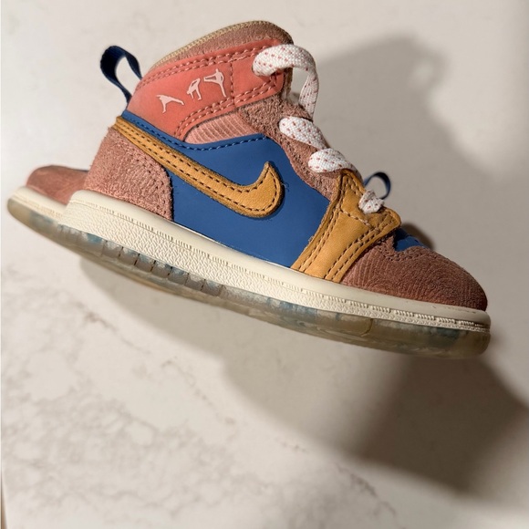 Nike Kids Pink and Blue Sneakers US 5C - Picture 3 of 6